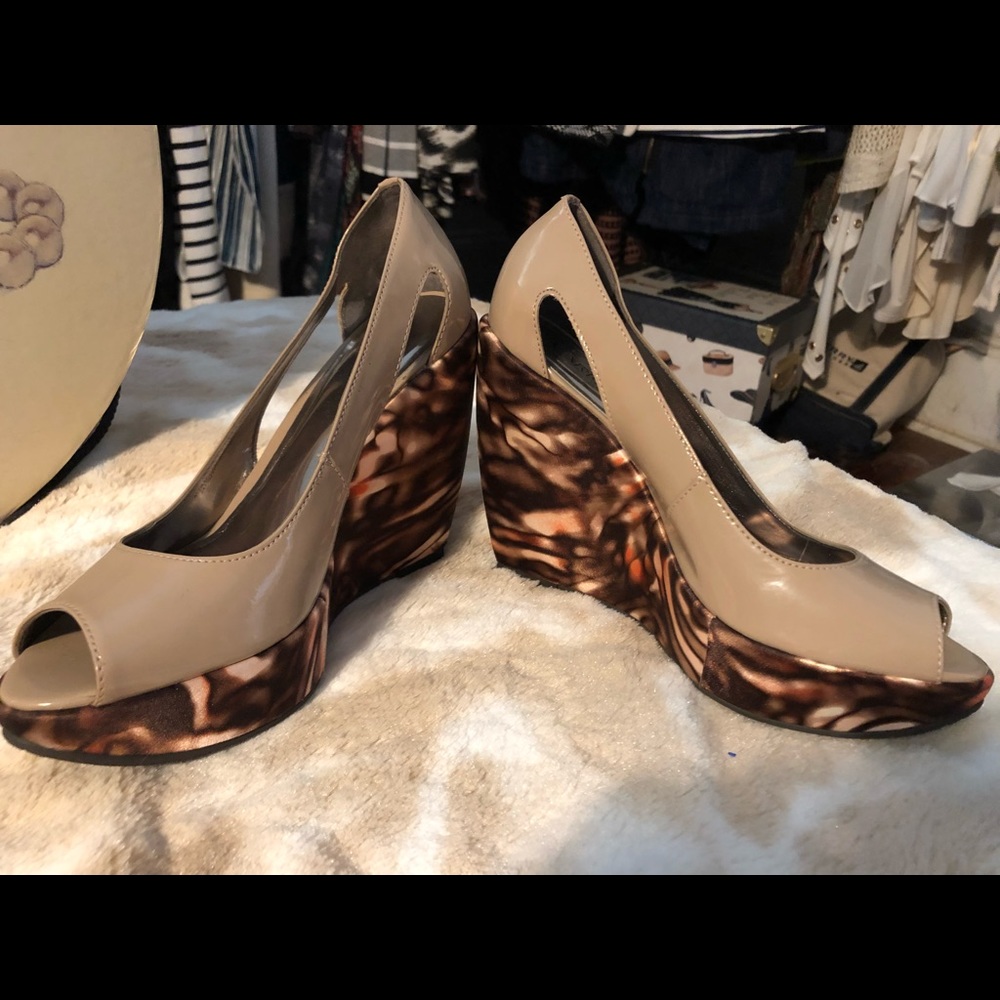 Carlos Santana silk wedges with nude patent